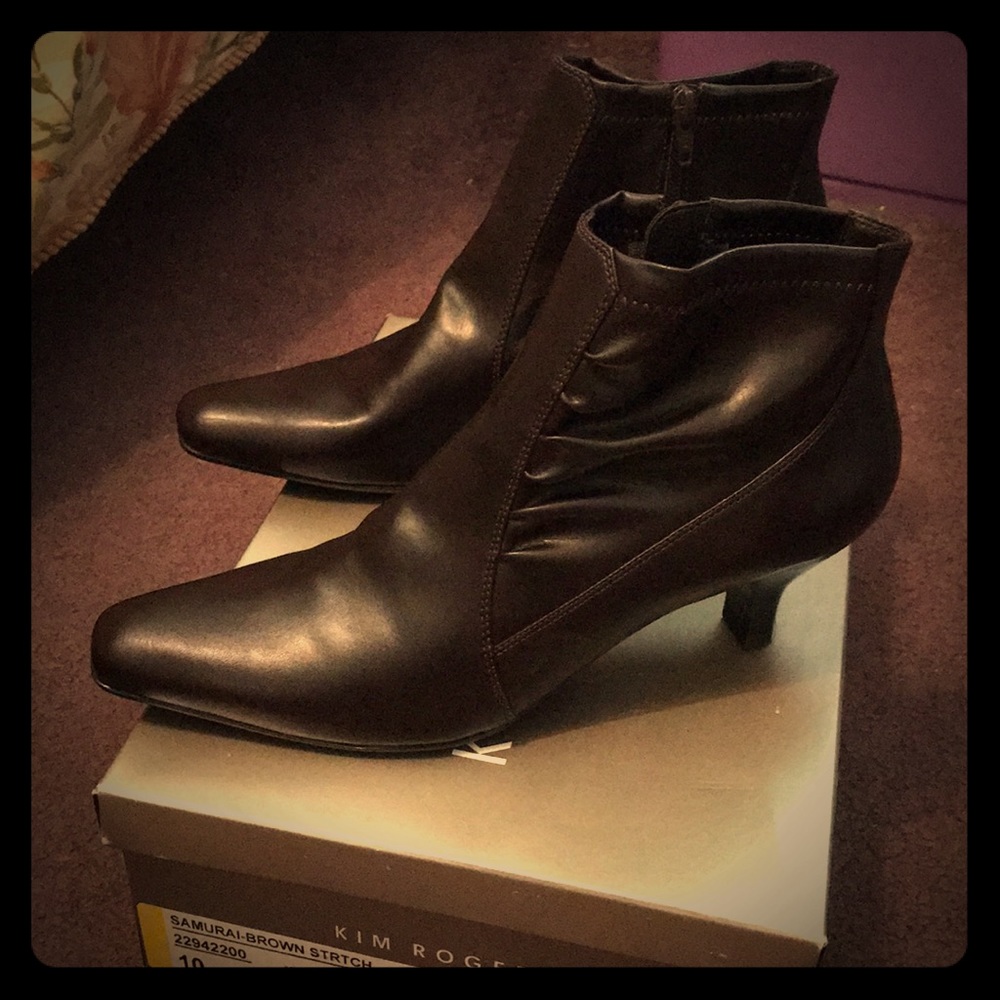 Brown Zip ankle booties